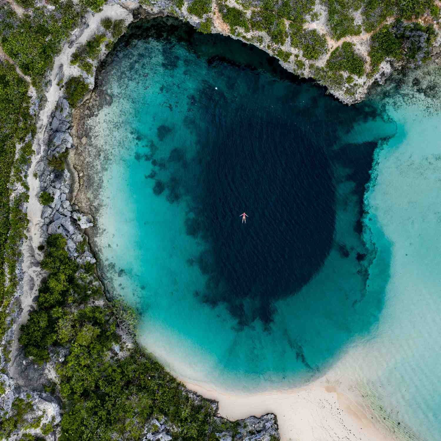 Dean's Blue Hole, Long Island